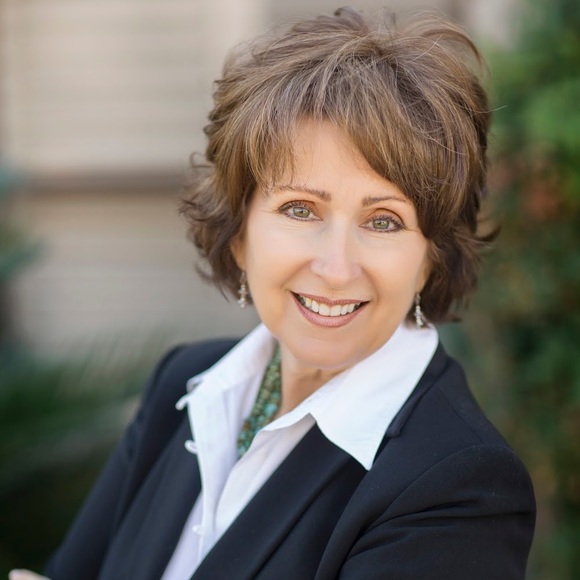 Meet your Posher, Lisa - Picture 1 of 1